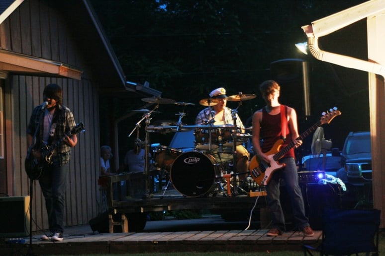 Gallery photo 2 of Unsung Alibi