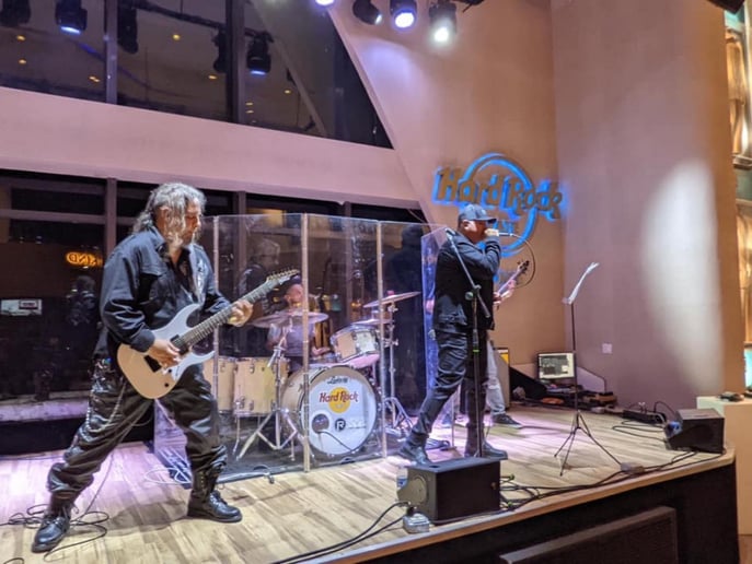 Gallery photo 5 of UNZANE Live Performance