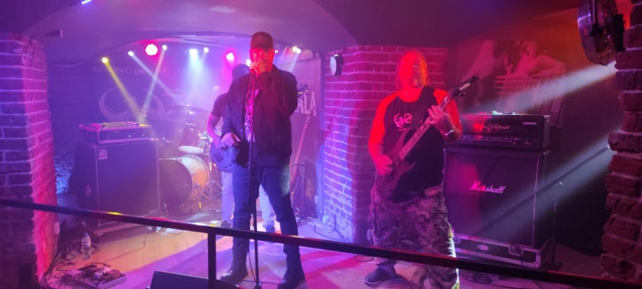 Gallery photo 3 of UNZANE Live Performance