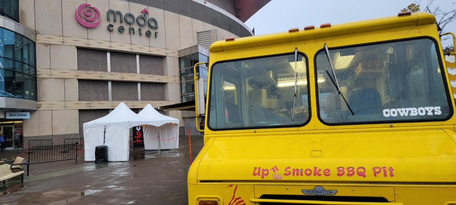Gallery photo 10 of Up 'N Smoke BBQ Pit