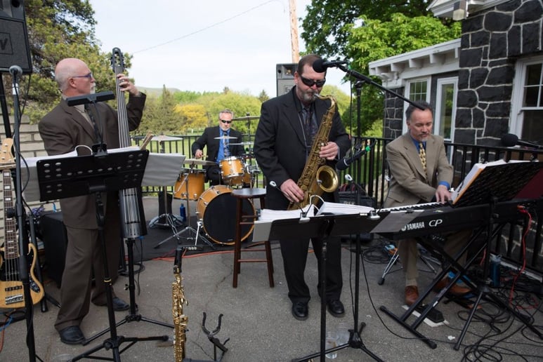 Gallery photo 4 of UpFront Band