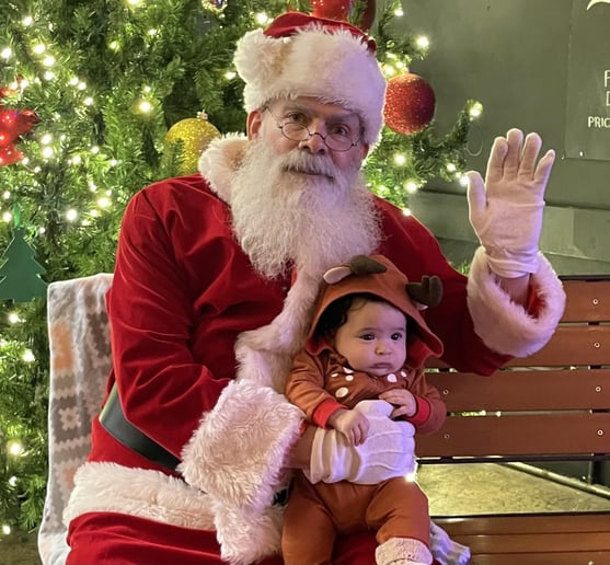 Gallery photo 4 of Uptown Santa