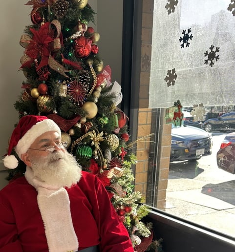 Gallery photo 33 of Uptown Santa