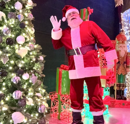 Gallery photo 11 of Uptown Santa