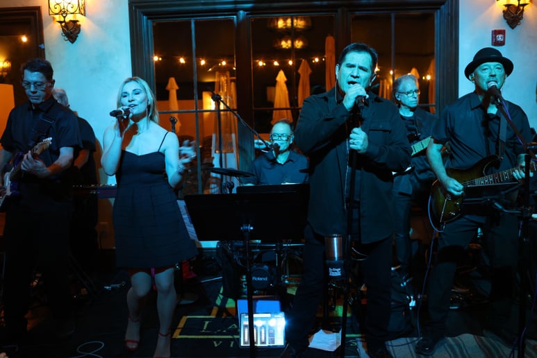 Gallery photo 2 of Urban Sky Band