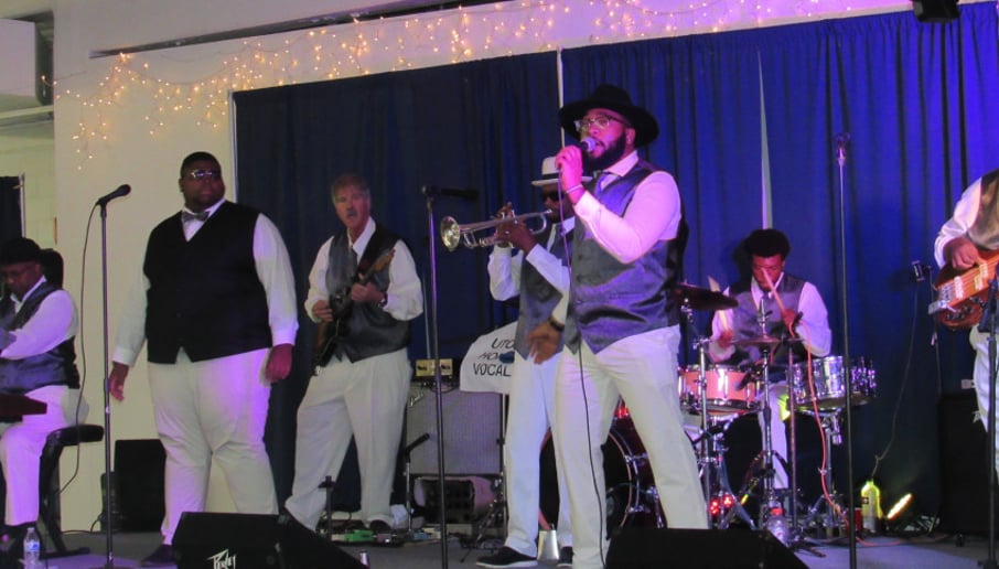 Gallery photo 2 of Utopia Band
