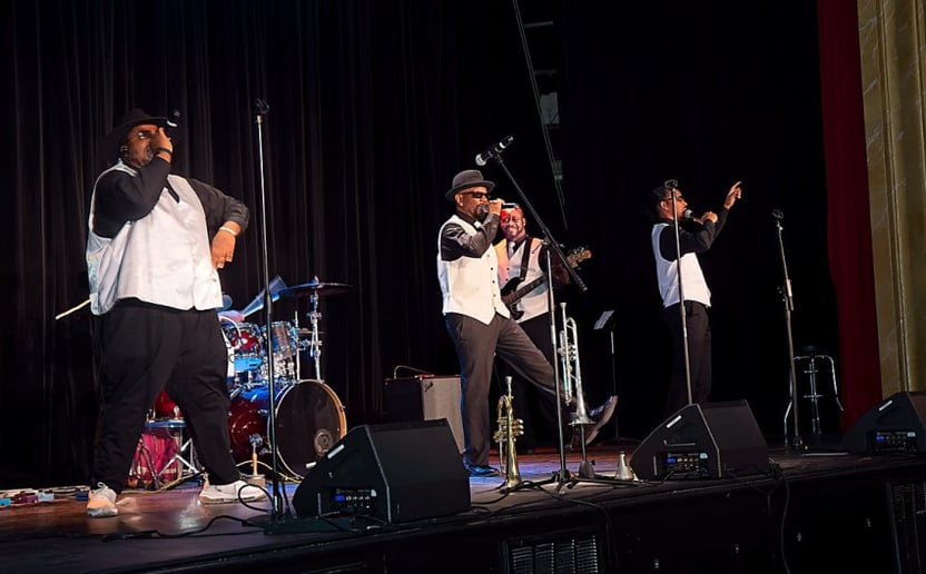 Gallery photo 15 of Utopia Band