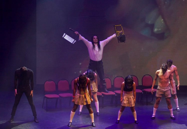 Gallery photo 8 of Vaclav closeup/standup/stage magic