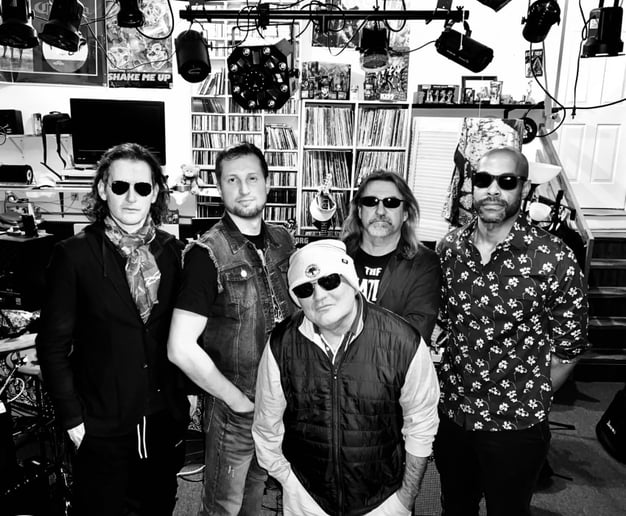 Gallery photo 2 of Vagabond Dandies