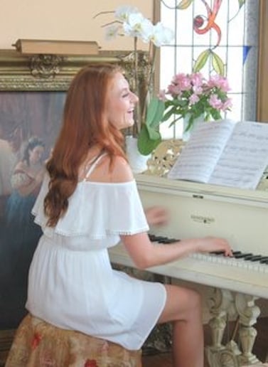 Gallery photo 3 of Valentina L'Amour