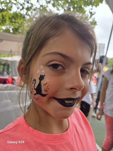 Gallery photo 5 of Val Facepainting & Balloon Twisting