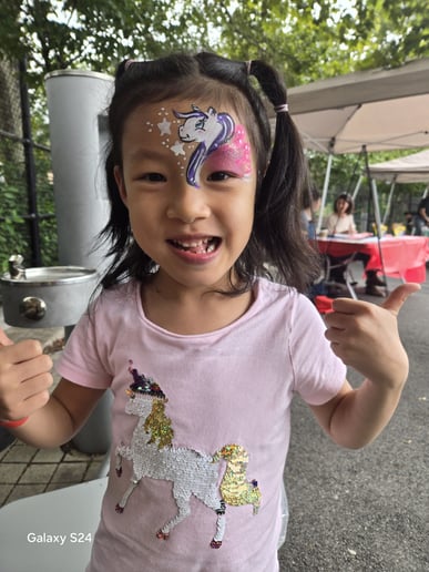 Gallery photo 4 of Val Facepainting & Balloon Twisting