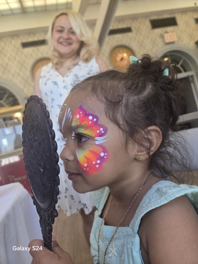 Gallery photo 7 of Val Facepainting & Balloon Twisting