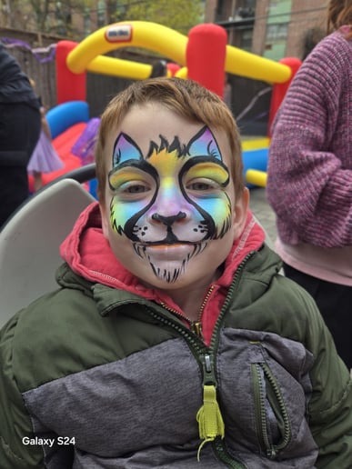 Gallery photo 8 of Val Facepainting & Balloon Twisting