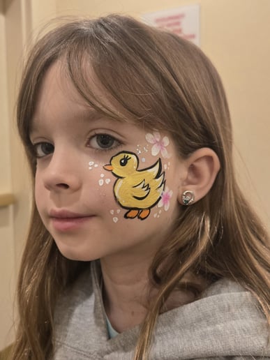 Gallery photo 9 of Val Facepainting & Balloon Twisting