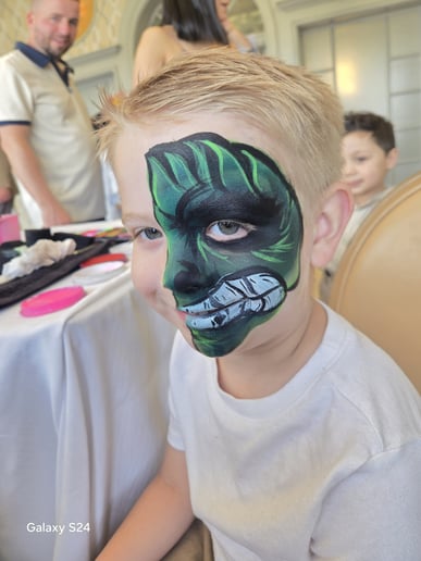 Gallery photo 10 of Val Facepainting & Balloon Twisting