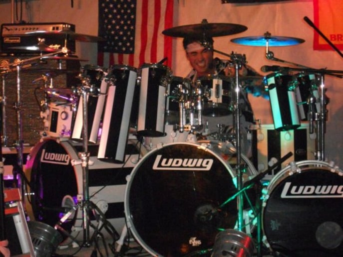 Gallery photo 2 of Van Walen-"the ultimate van halen tribute show"
