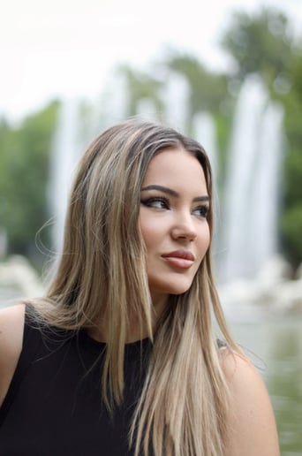 Gallery photo 3 of Vanessa Bezrodnaya