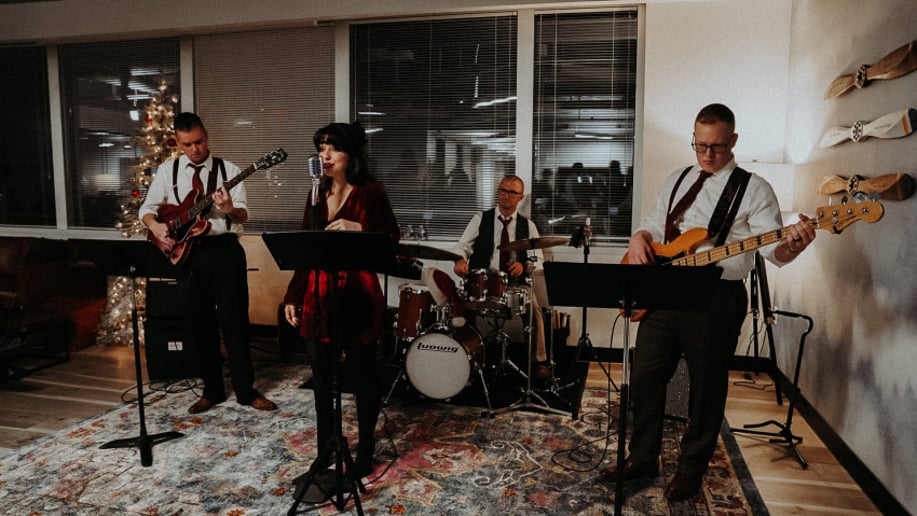 Gallery photo 1 of Vanessa Ralls and The Berries
