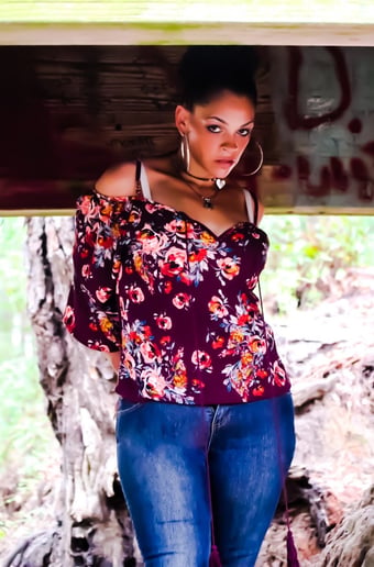Gallery photo 9 of Veana Marie