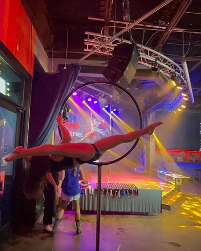 Gallery photo 4 of Vegas Aerialist