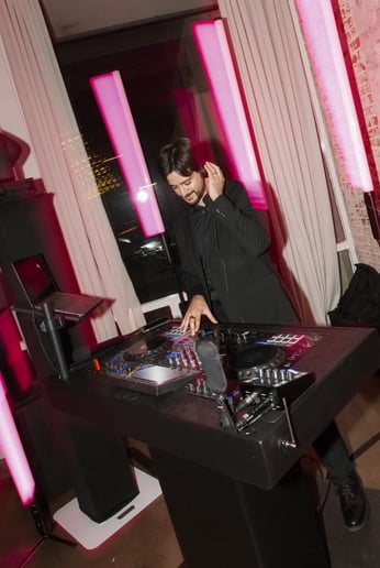 Gallery photo 16 of Velvet & Lace Events