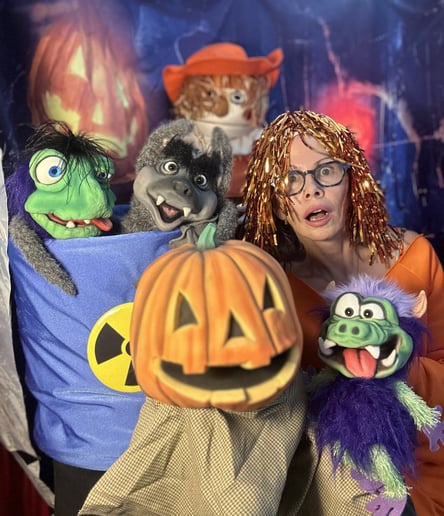 Gallery photo 9 of Ventriloquist Vikki