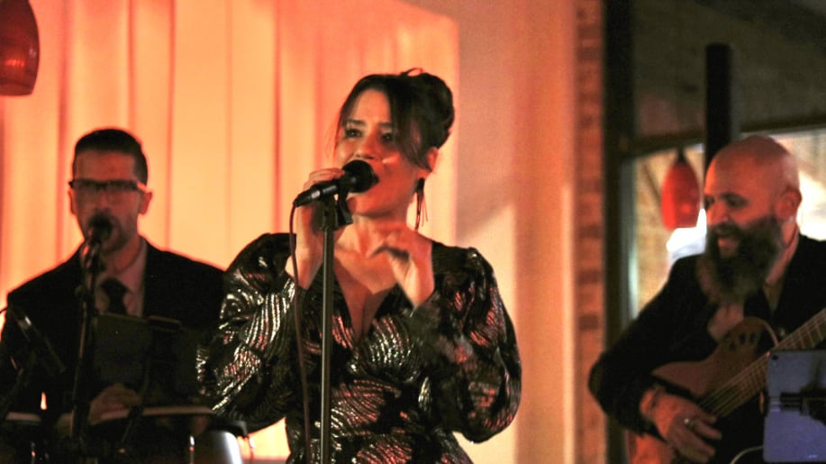 Gallery photo 1 of Verde Menta Latin Band