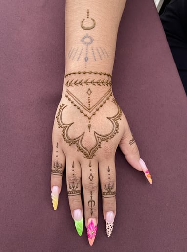 Gallery photo 6 of Vermont Henna