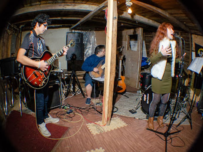 Gallery photo 2 of Vero & The Beat