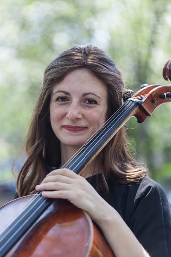 Gallery photo 1 of Laura Melnicoff - Versatile Cellist