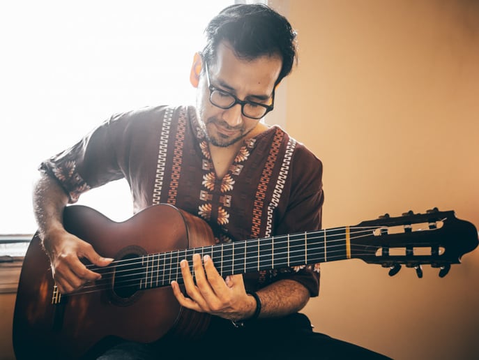 Gallery photo 1 of Guitarist Tony Peñalva