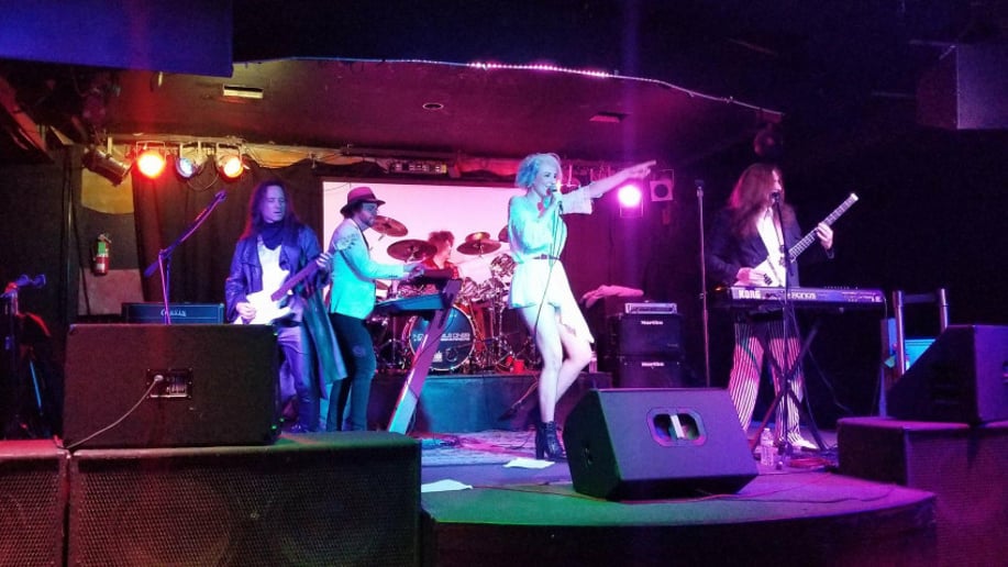 Gallery photo 2 of Versatile Pro Drummer. Rock to Theater