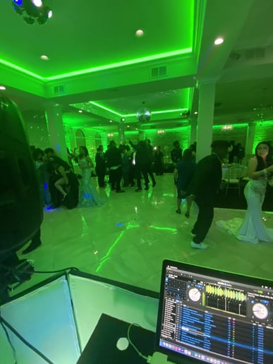Gallery photo 3 of Verse Da' DJ