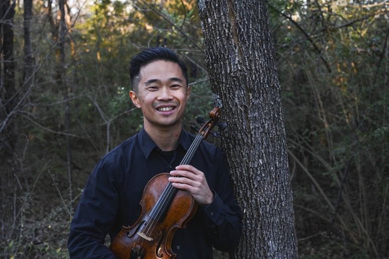 Gallery photo 2 of Vibing Violinist