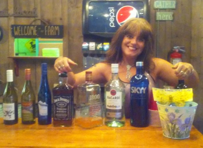 Gallery photo 3 of Vibrant Vena - Barmaid