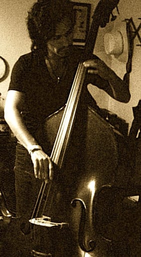 Gallery photo 4 of Vic Artur