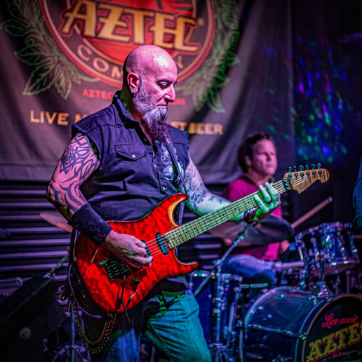 Gallery photo 3 of Vic Meanguitarlicks