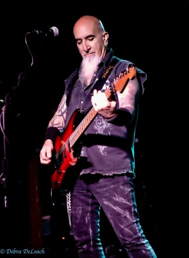 Gallery photo 16 of Vic Meanguitarlicks