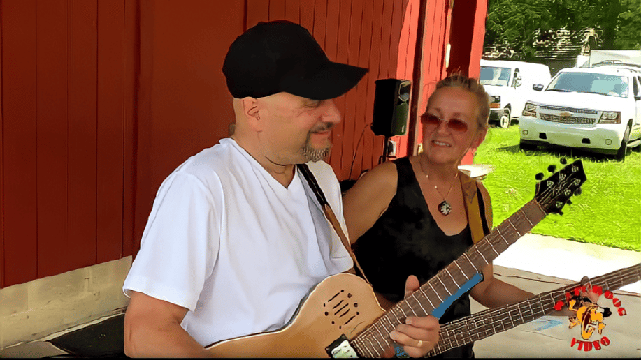 Gallery photo 4 of Victor Samalot / Solo Guitarist