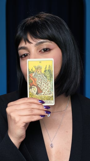 Gallery photo 2 of Victoria's Tarot
