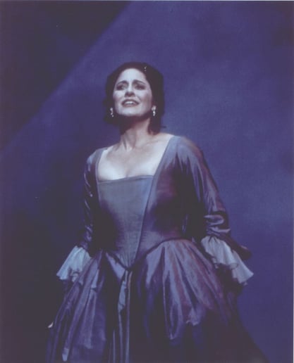 Gallery photo 1 of Victoria Weil, Mezzo-soprano