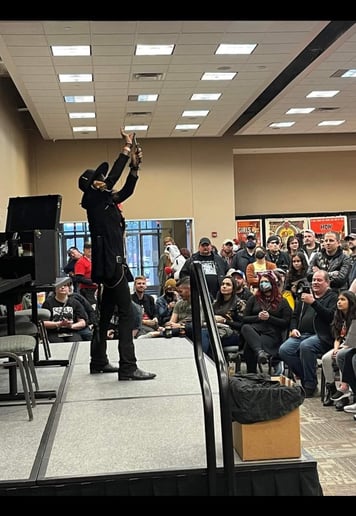 Gallery photo 6 of Vince Williams Alternative Magician