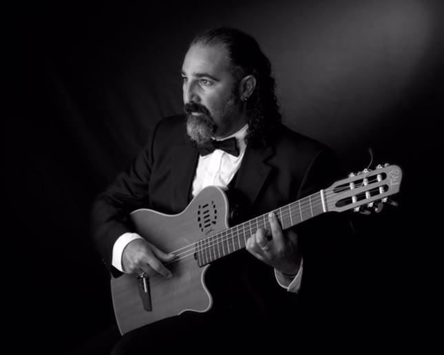 Gallery photo 1 of ‘Vincenzo“ Latin & Spanish Guitarist