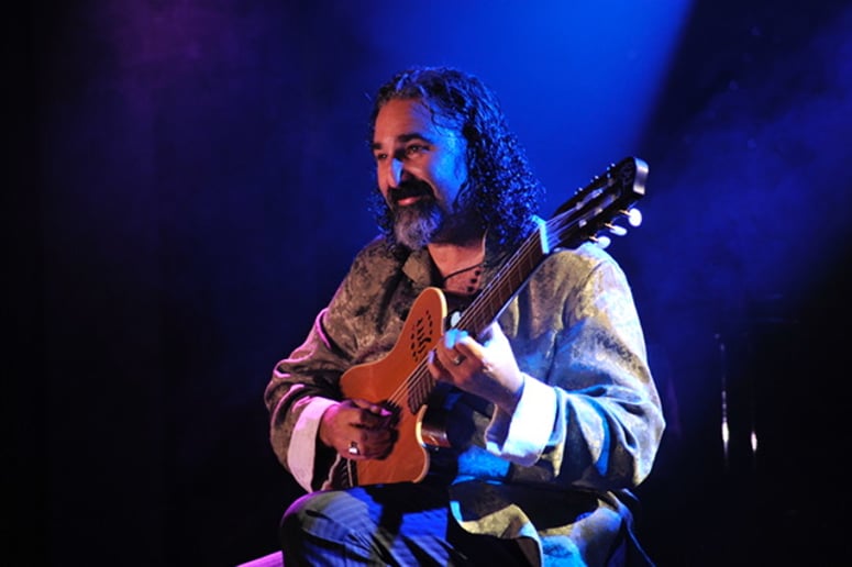 Gallery photo 4 of ‘Vincenzo“ Latin & Spanish Guitarist