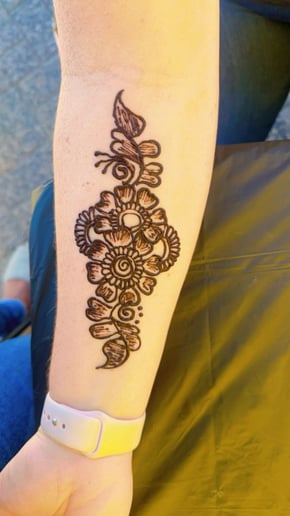 Gallery photo 1 of Vindu’s henna