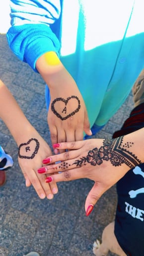Gallery photo 2 of Vindu’s henna
