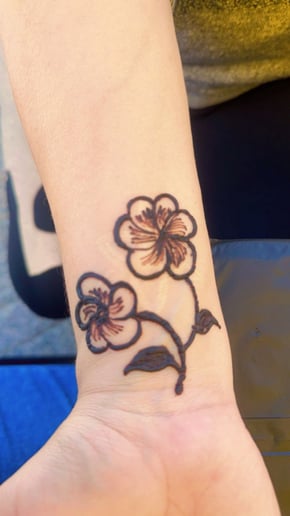 Gallery photo 5 of Vindu’s henna
