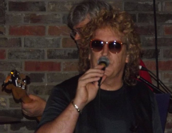 Gallery photo 4 of Vinny and the Jets