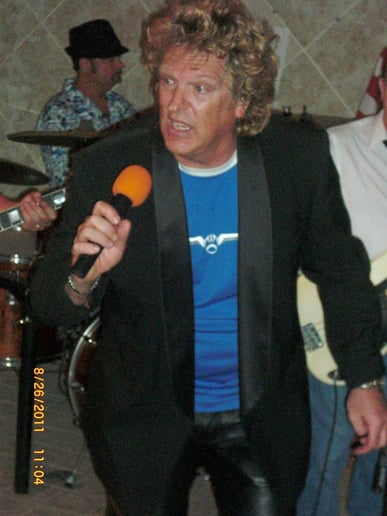 Gallery photo 9 of Vinny and the Jets